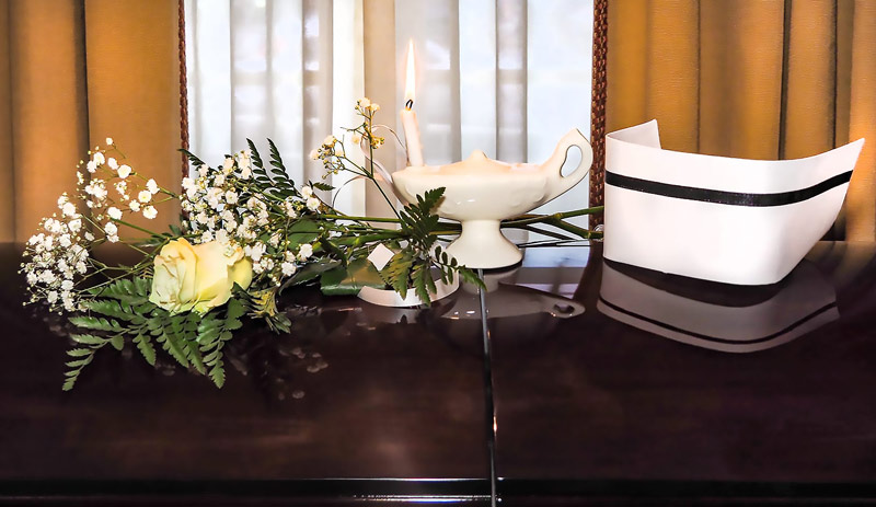 lamp-on-a-casket-mobile